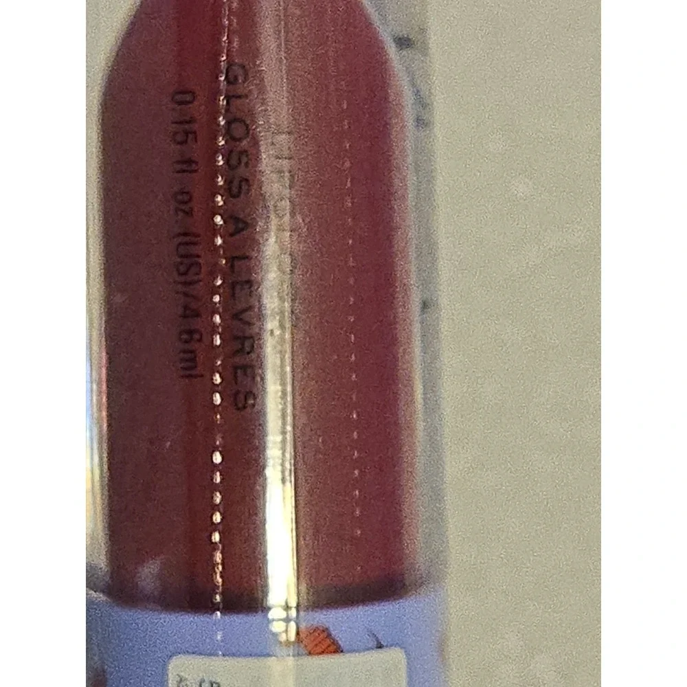 Revolution x Friends Phoebe Pout Bomb Lip Gloss 4.6ml – Hydrating Plumping Gloss